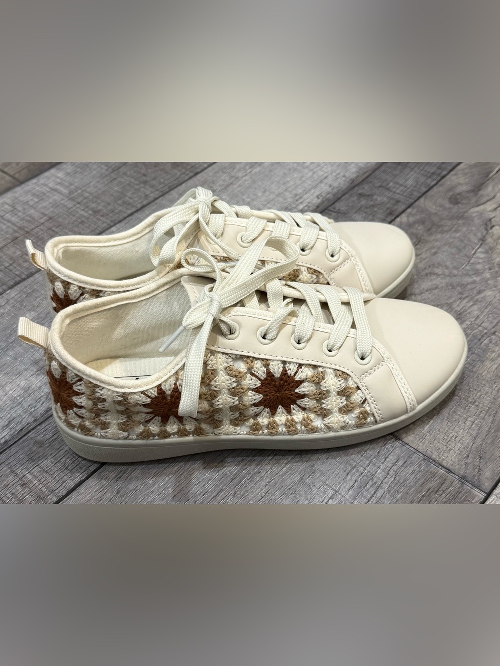 Dirty Laundry Rambling Crochet Sneaker